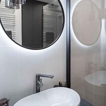 Apartament White Glove Deluxe Stara Warszawska