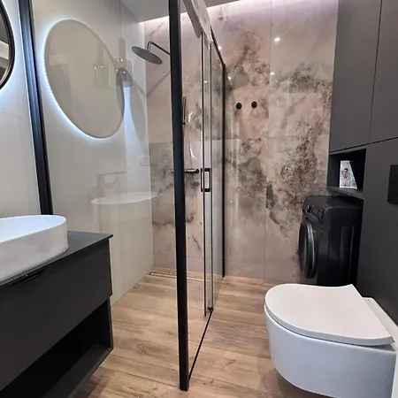 White Glove Deluxe Stara Warszawska * אולז'טין