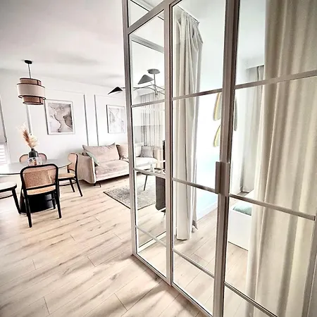 Apartmán White Glove Deluxe Stara Warszawska
